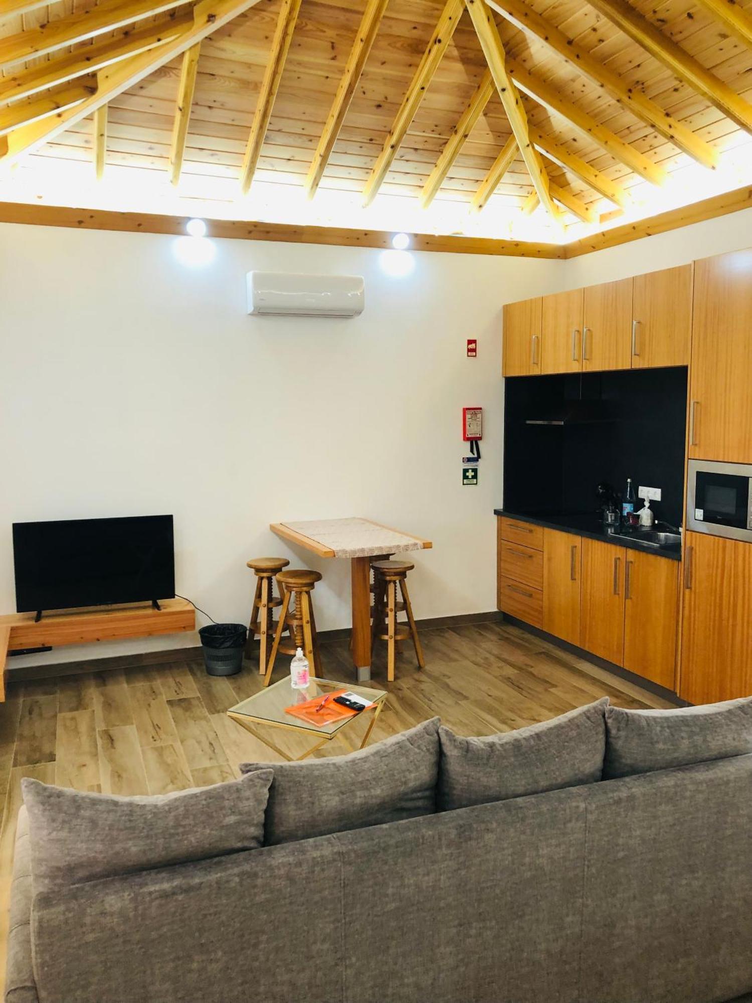 Amu- Apartamentos Misterios Da Urzelina Luaran gambar